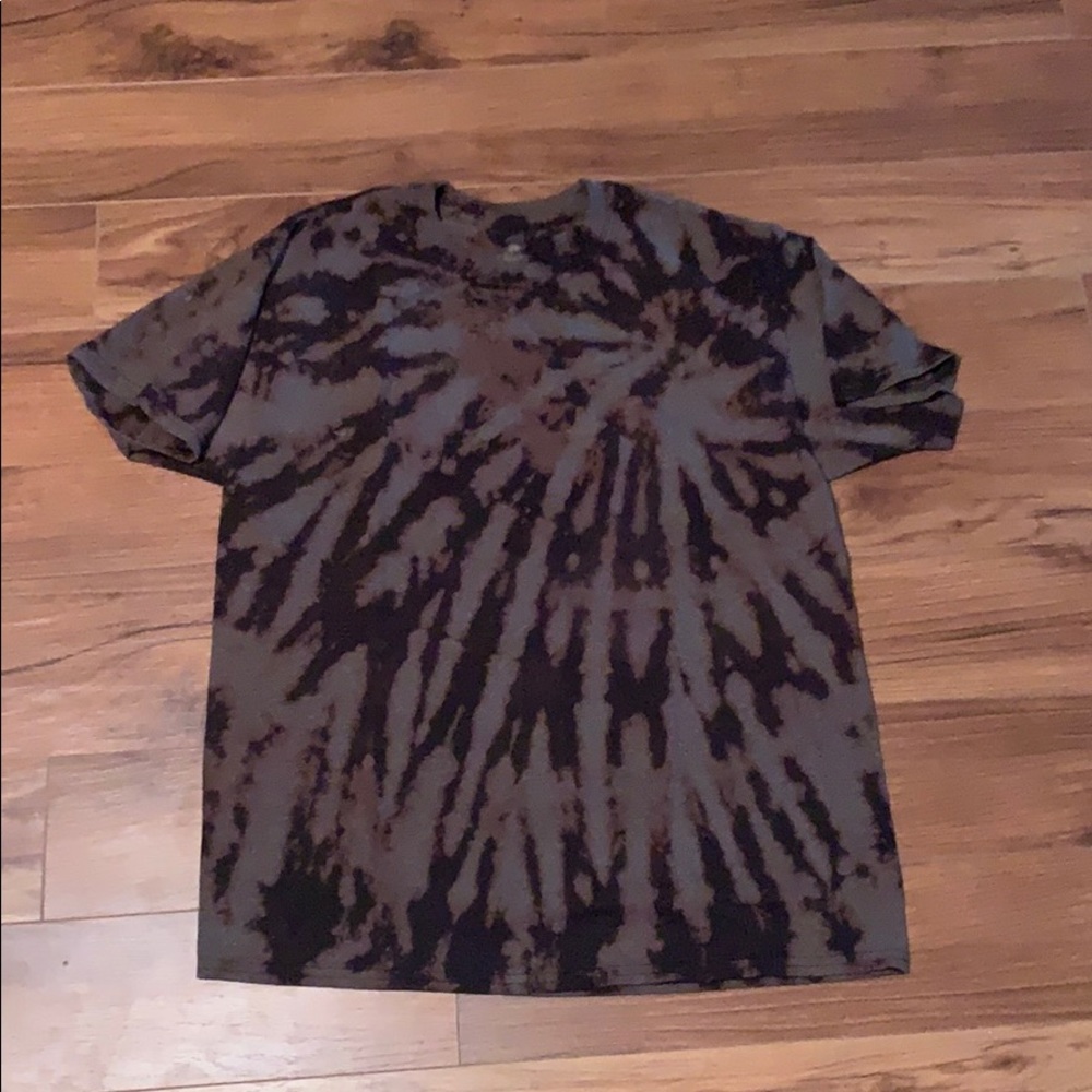 Bleach tye die shirt